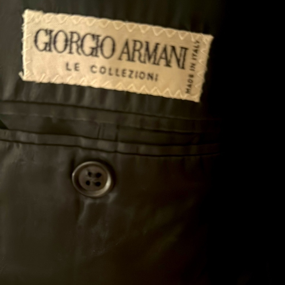 Giorgio Armani Black 2 Button Vintage Blazer 80/20 Wool /Poly Very Nice - Picture 2 of 8